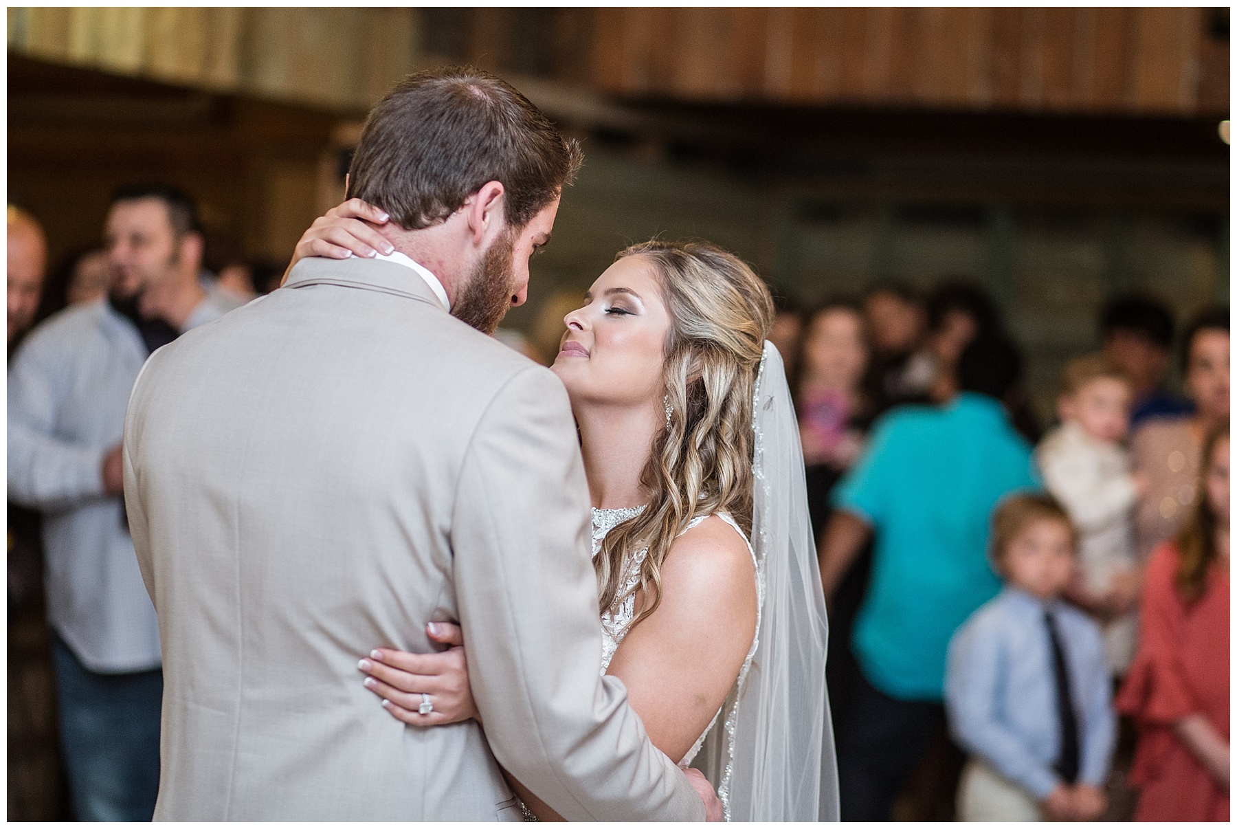 2019-07-17_0035 Le Barn Rouge - Hailey & Braxton